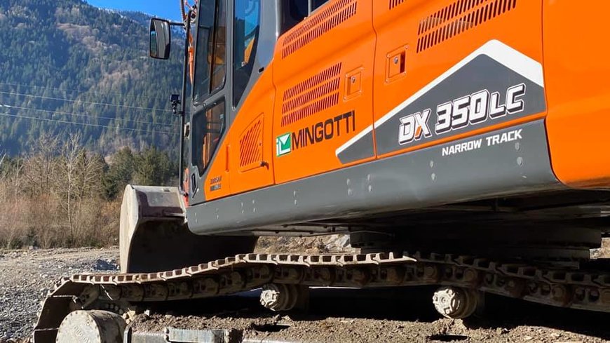 The first DX350LC-7 secures the But Torrent (UD)